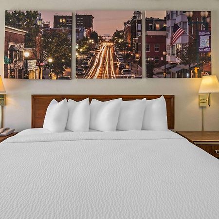 Days Inn By Wyndham Dubuque Ngoại thất bức ảnh