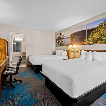 Days Inn By Wyndham Dubuque Ngoại thất bức ảnh