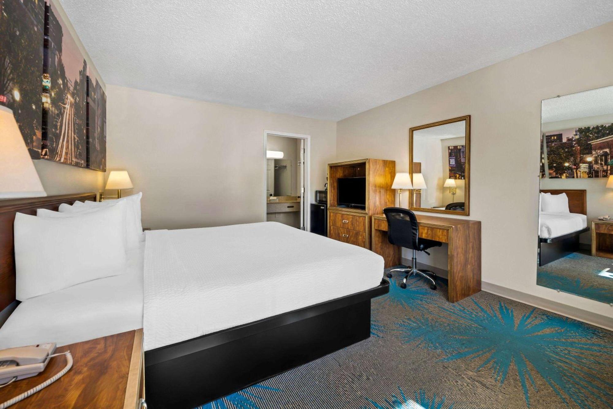 Days Inn By Wyndham Dubuque Ngoại thất bức ảnh